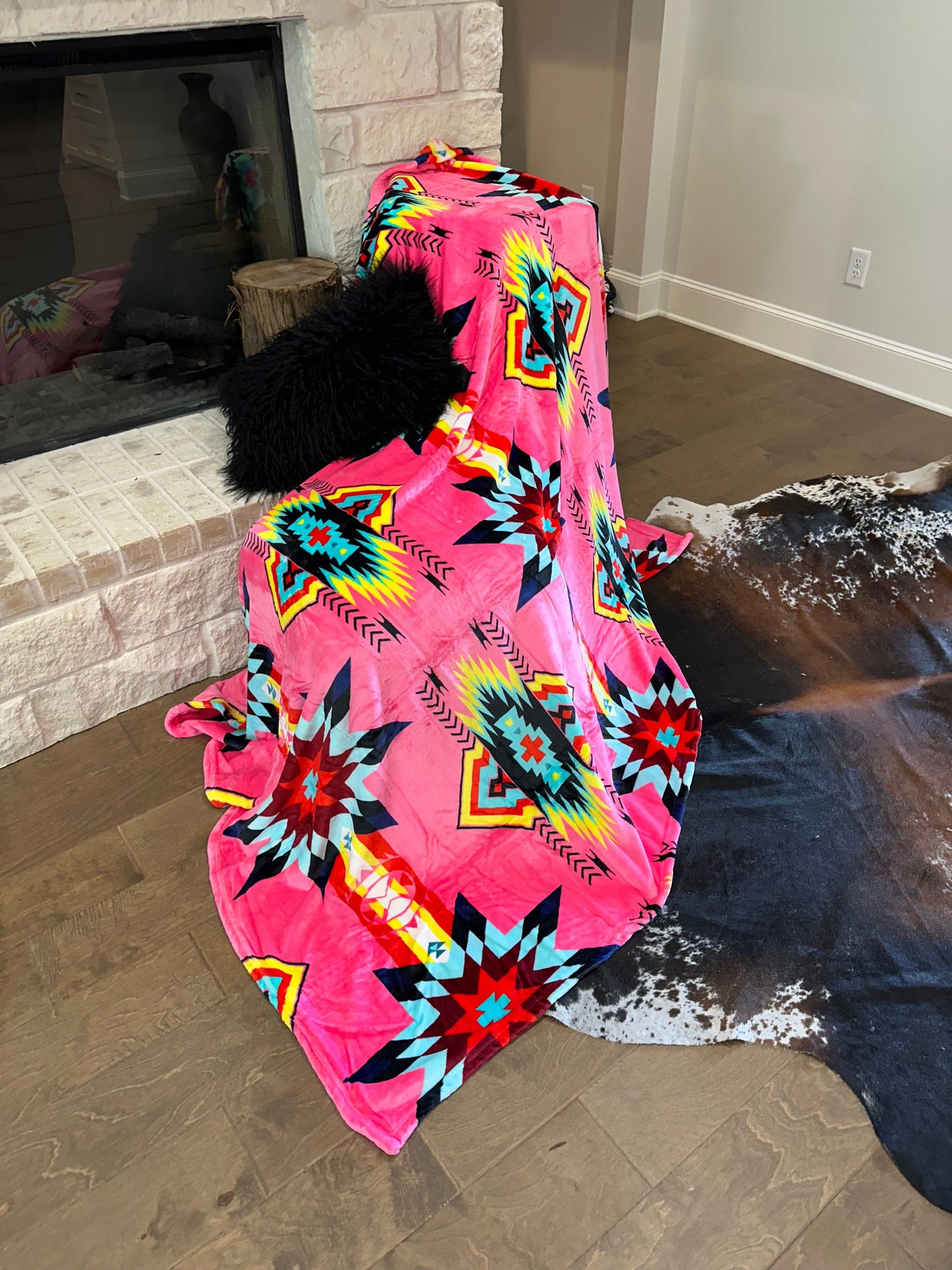 Envy Stylz Boutique Blanket Rich Pink Throw Blanket