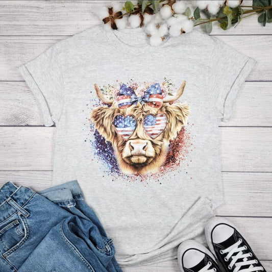 Envy Stylz Boutique Women - Apparel - Shirts - T-Shirts Patriotic Highland Cow Graphic Tee