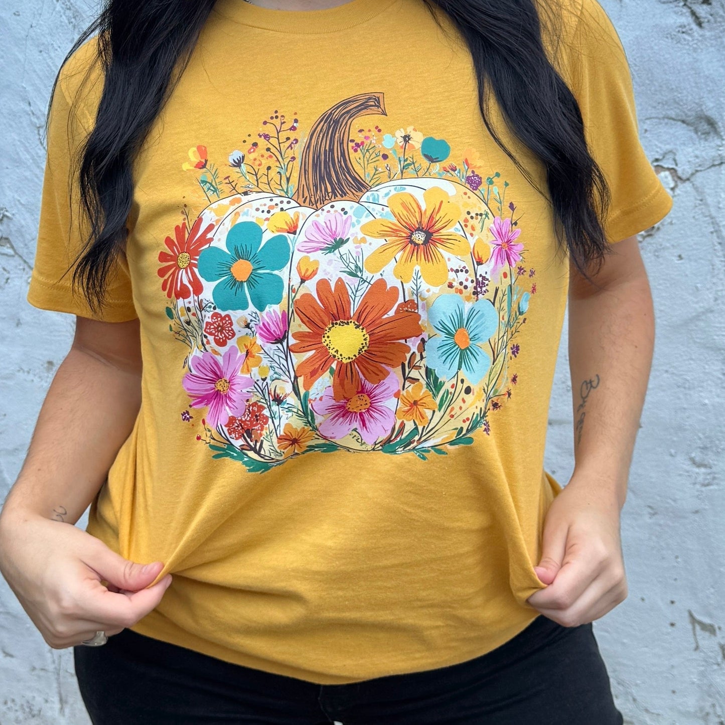 FestiviTees Women - Apparel - Shirts - T-Shirts Floral Fall Pumpkin Graphic Tee