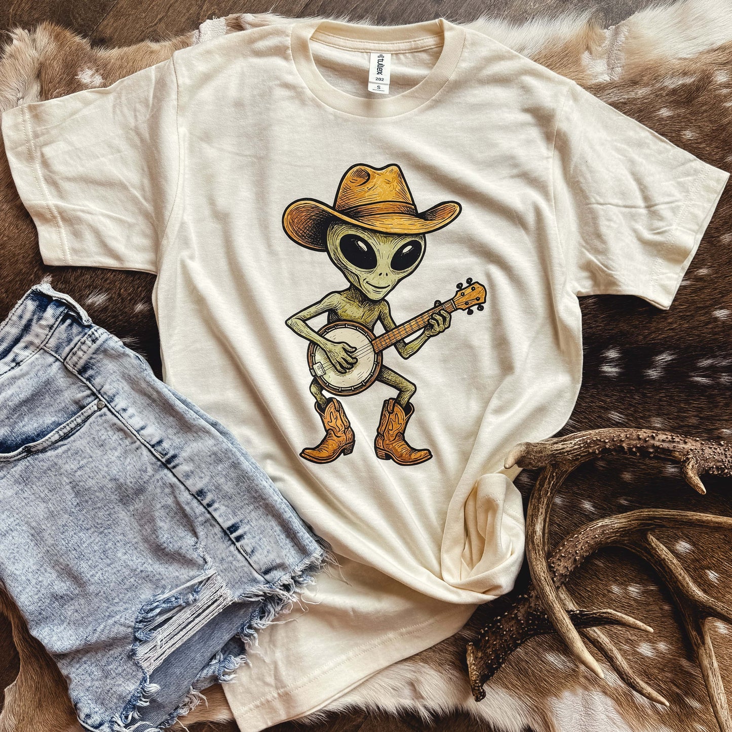 FestiviTees Women - Apparel - Shirts - T-Shirts Honky Tonk Alien Graphic Tee