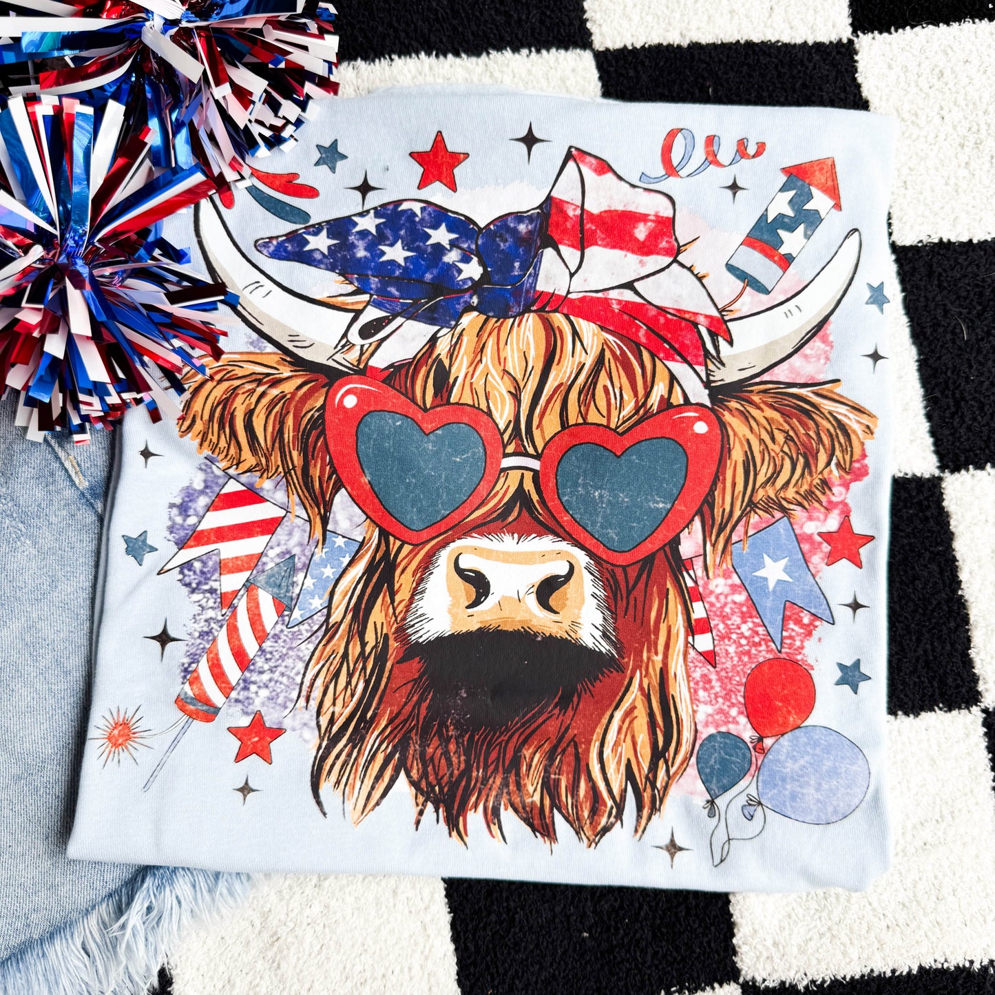 FestiviTees Women - Apparel - Shirts - T-Shirts USA Highland Cow Graphic Tee