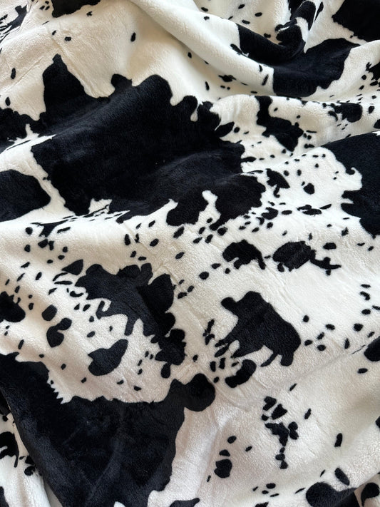 Envy Stylz Boutique Blanket Cow Soft Oversized Blanket 82" x 90"