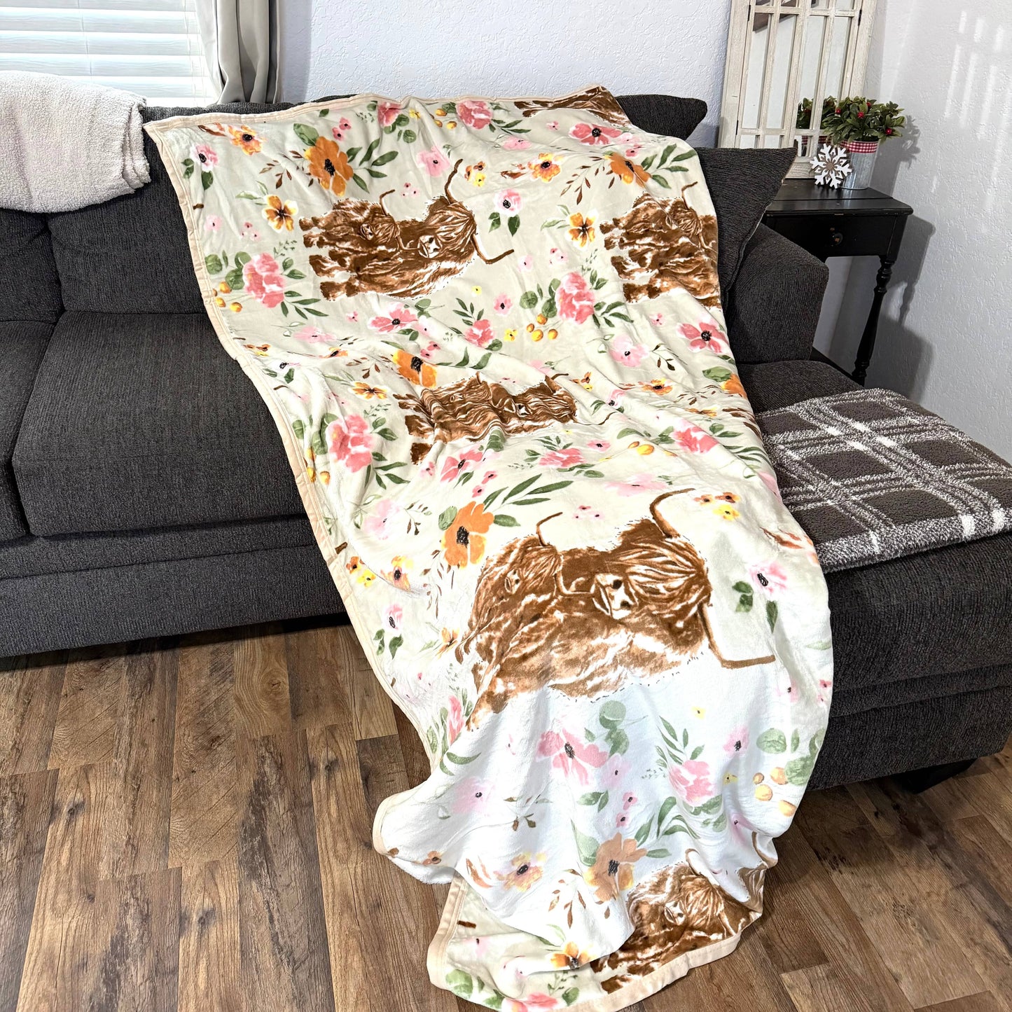 Envy Stylz Boutique Blanket Highland Cow Floral Oversized Blanket 82” x 90”
