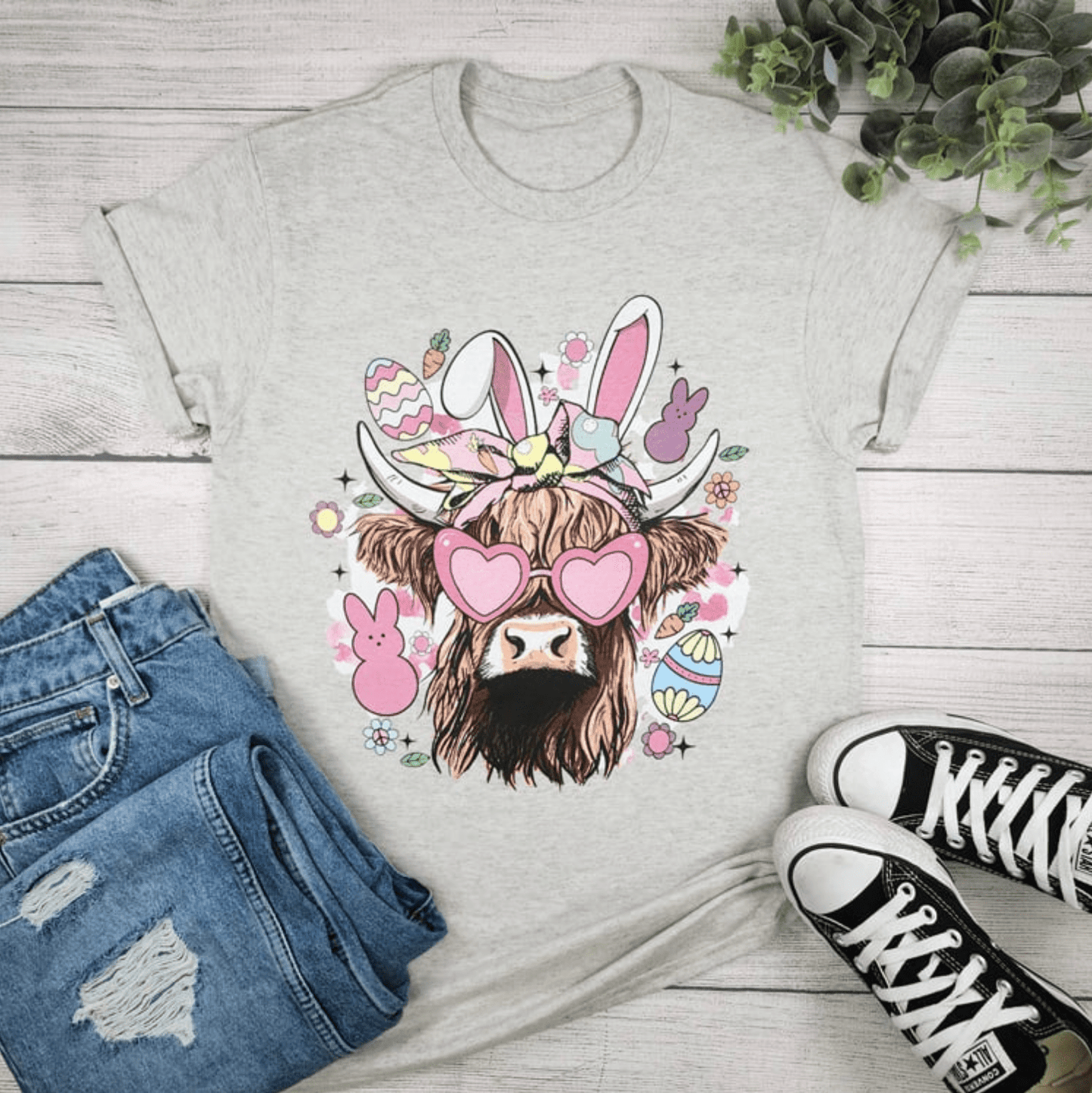 Envy Stylz Boutique Women - Apparel - Shirts - T-Shirts Easter Highland Cow Graphic Tee