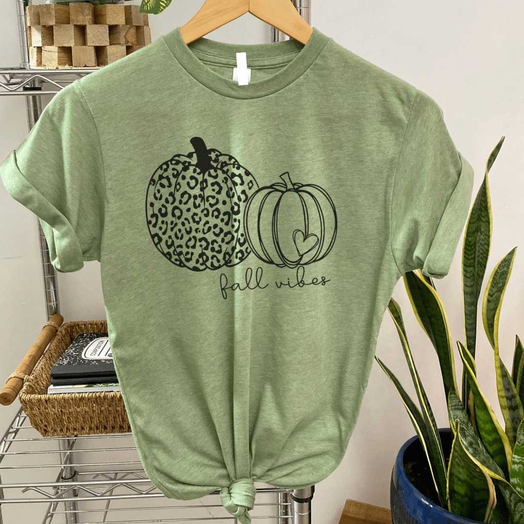 Envy Stylz Boutique Women - Apparel - Shirts - T-Shirts Fall Vibes Leopard Pumpkin Graphic Tee