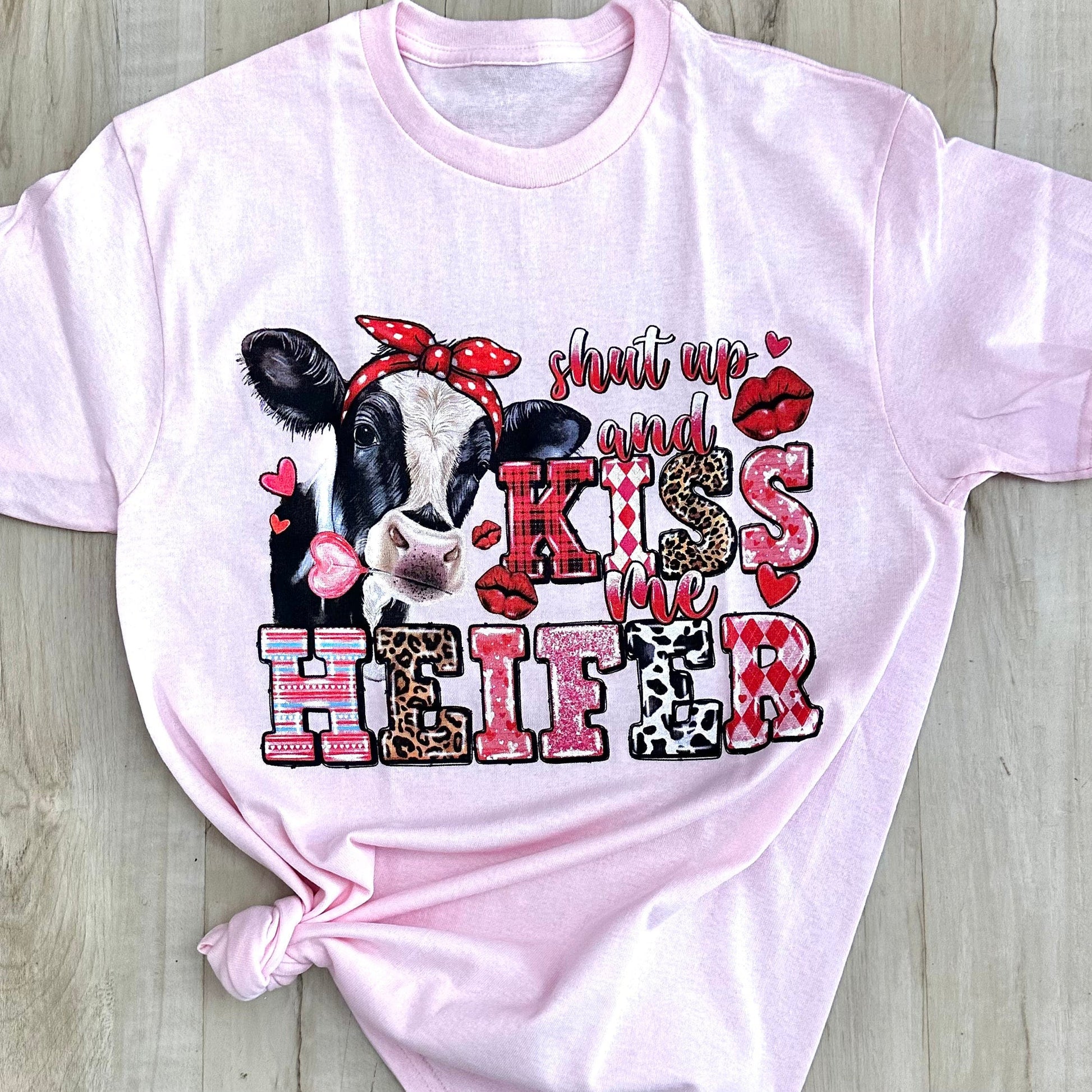 Envy Stylz Boutique Women - Apparel - Shirts - T-Shirts Kiss Me Heifer Graphic Tee