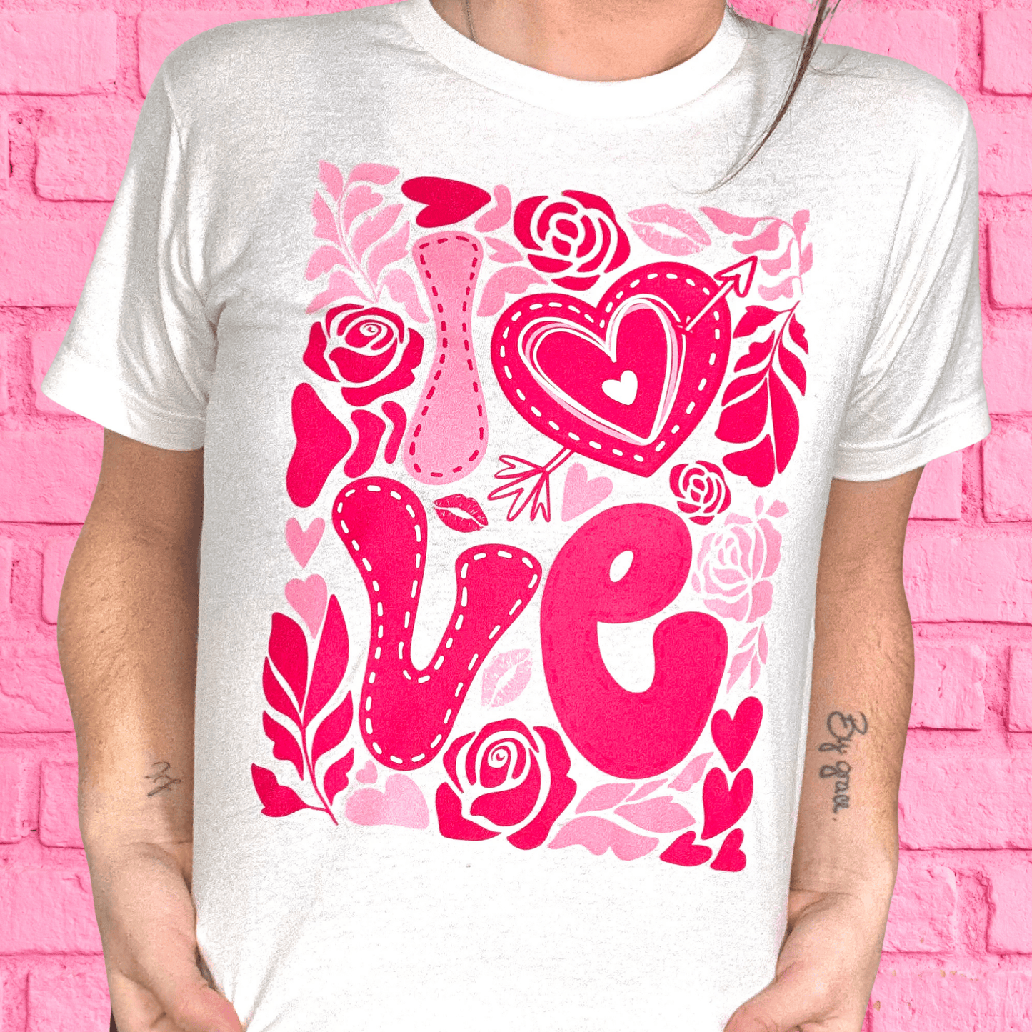Envy Stylz Boutique Women - Apparel - Shirts - T-Shirts Love And Roses Graphic Tee