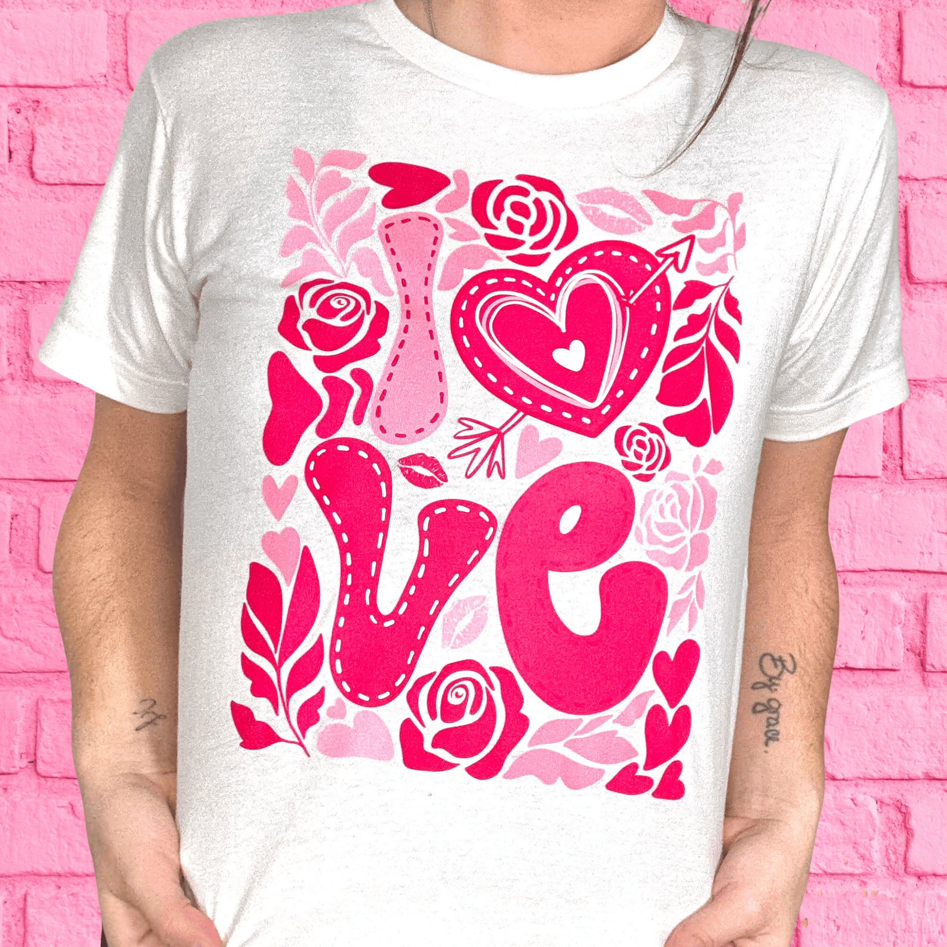 Envy Stylz Boutique Women - Apparel - Shirts - T-Shirts Love And Roses Graphic Tee