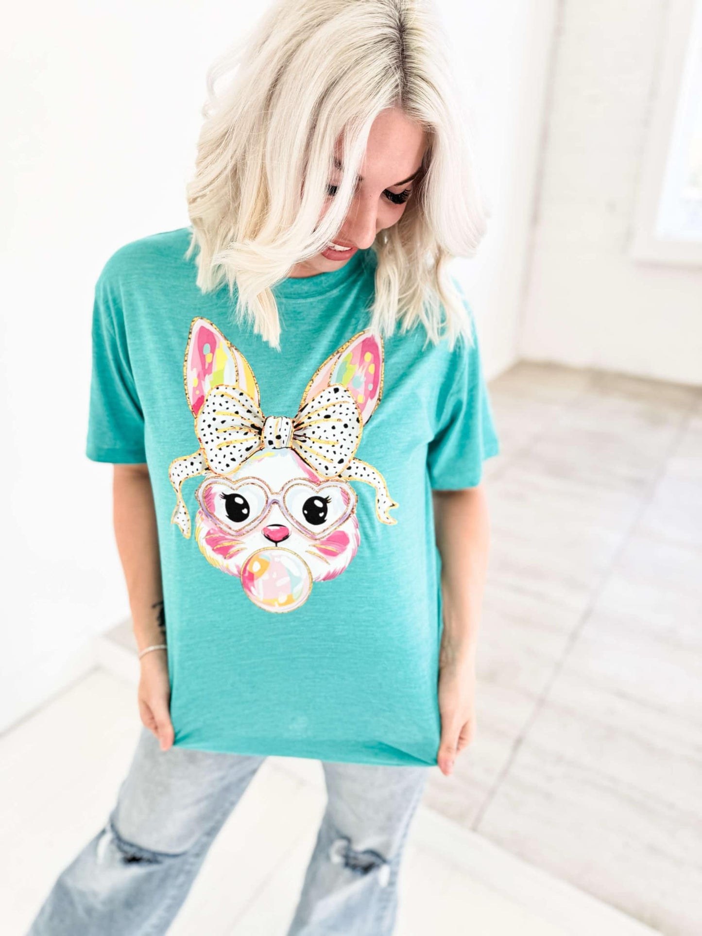 Envy Stylz Wholesale Women - Apparel - Shirts - T-Shirts Bubble Gum Bunny Graphic Tee