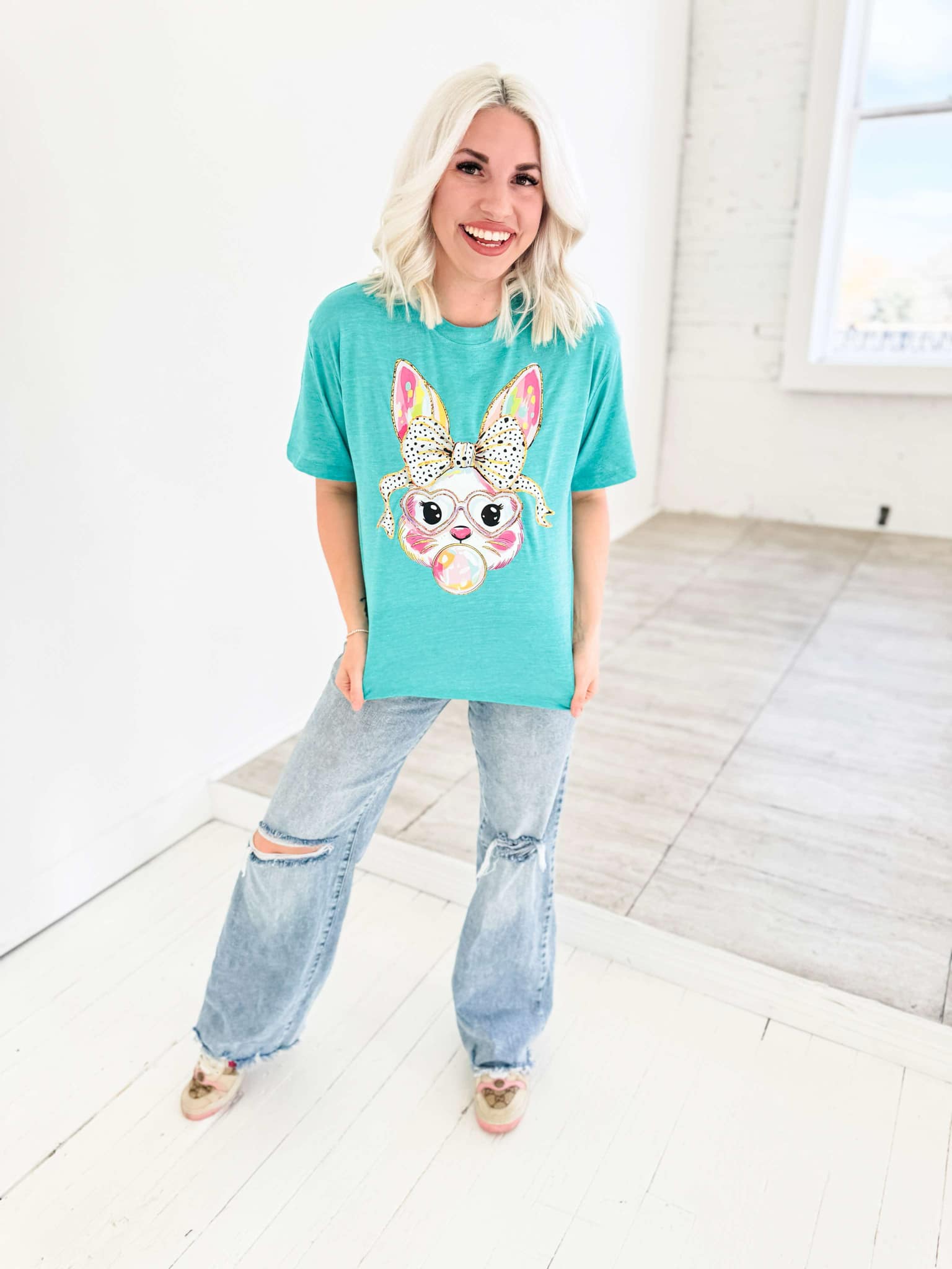 Envy Stylz Wholesale Women - Apparel - Shirts - T-Shirts Bubble Gum Bunny Graphic Tee