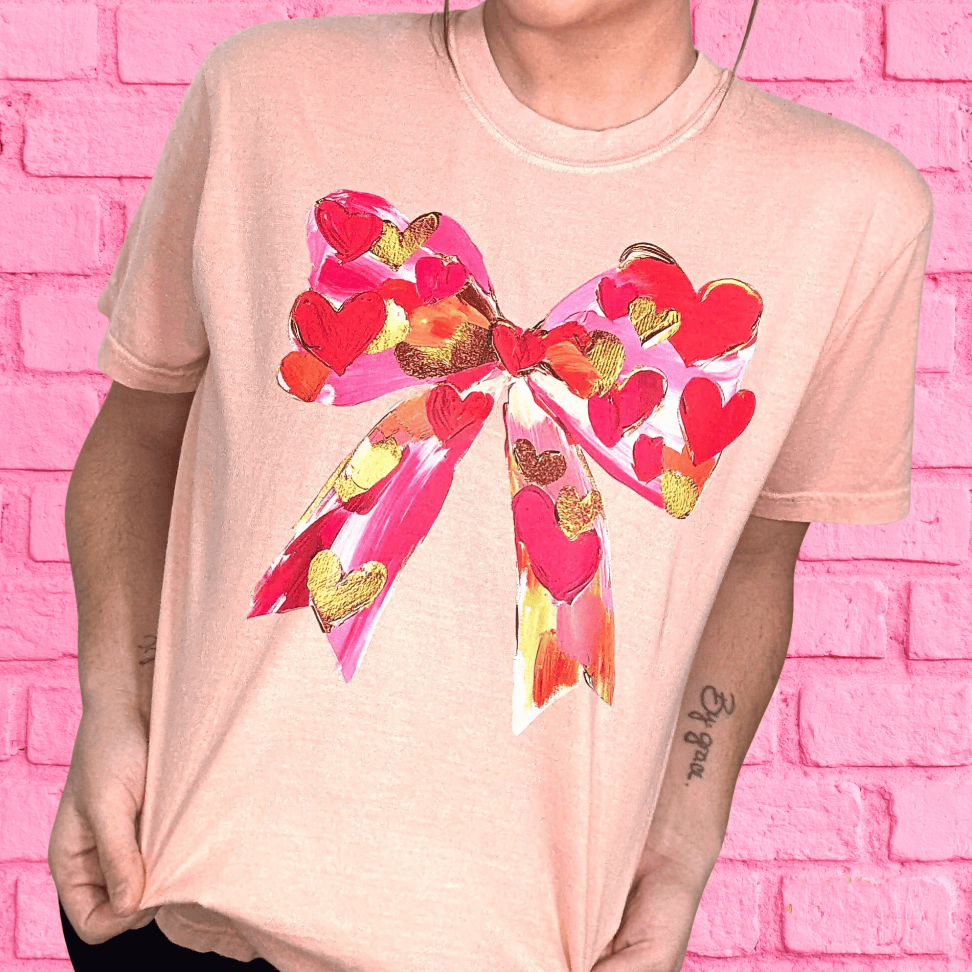 FestiviTees Women - Apparel - Shirts - T-Shirts Heart And Bow Graphic Tee