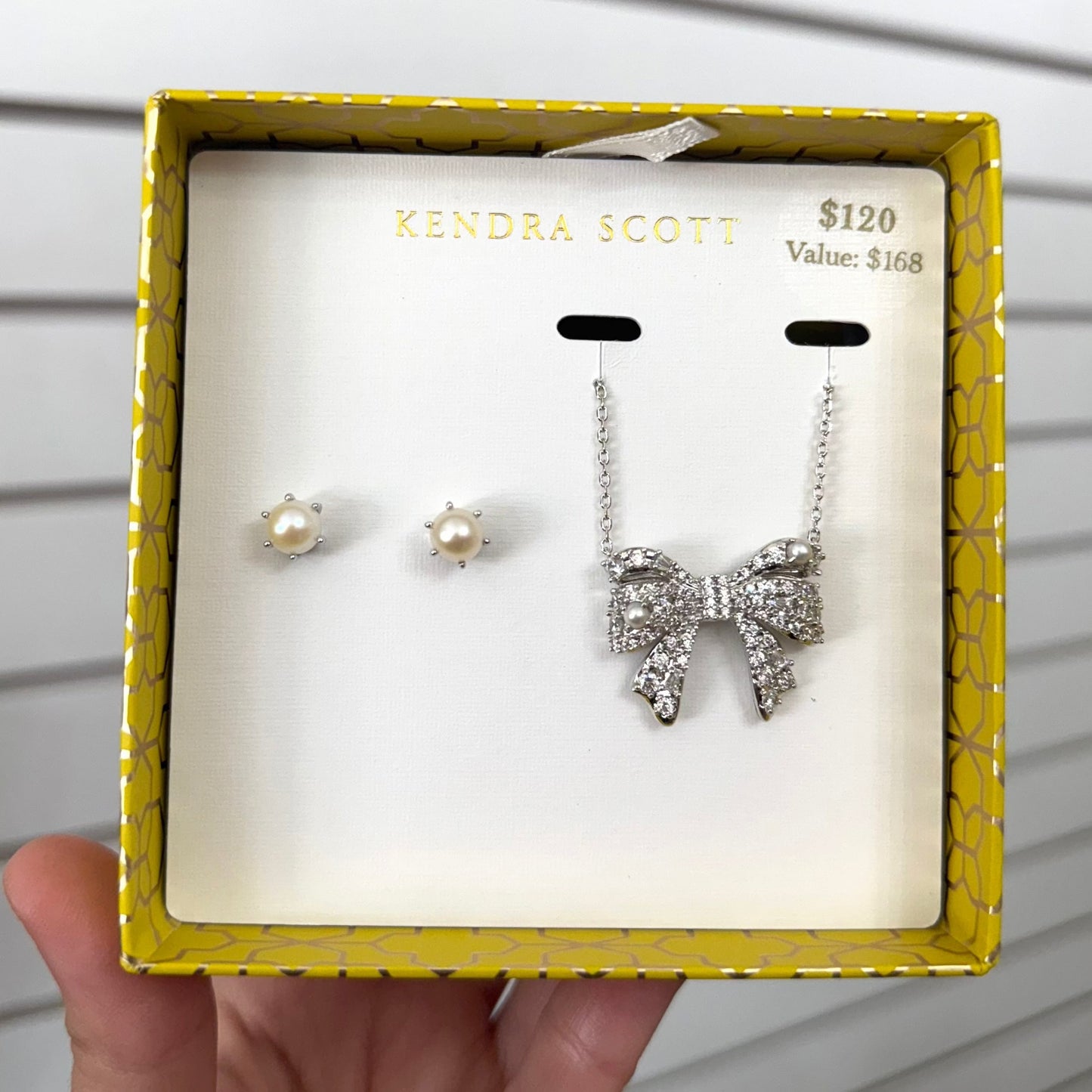 Kendra Scott Women - Accessories - Necklace Krista Bow Ashton Nck Set Silver/Pearl | Kendra Scott