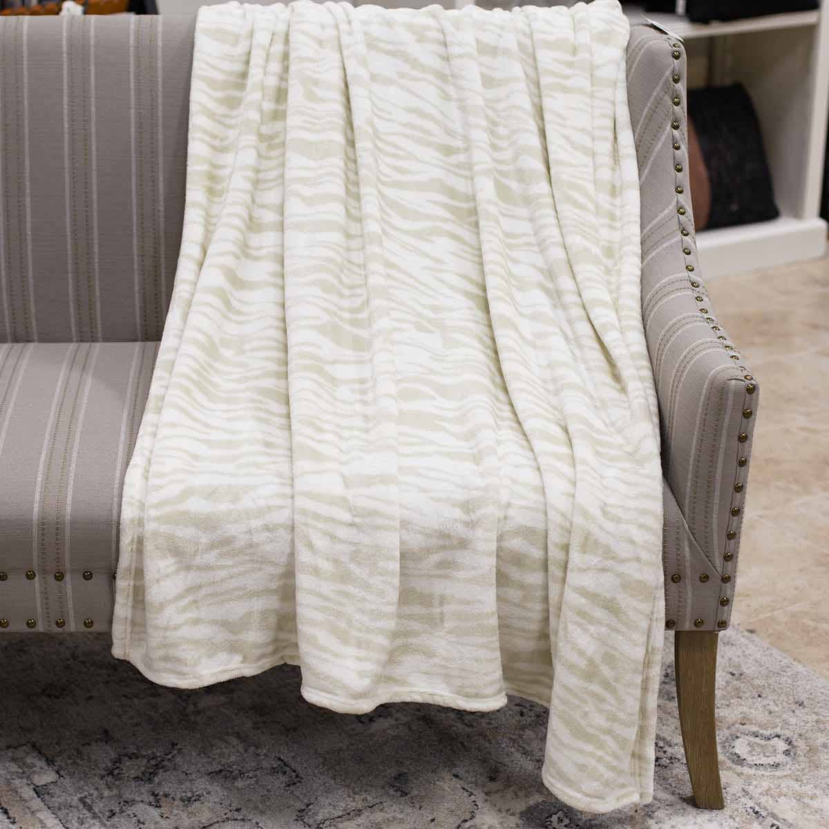 The Royal Standard Blanket Tiger Stripe Throw   Off White/Shell   50x60