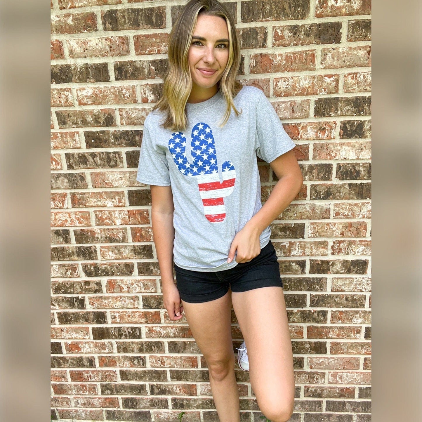 Envy Stylz Boutique Women - Apparel - Shirts - T-Shirts American Flag Cactus Graphic Tee