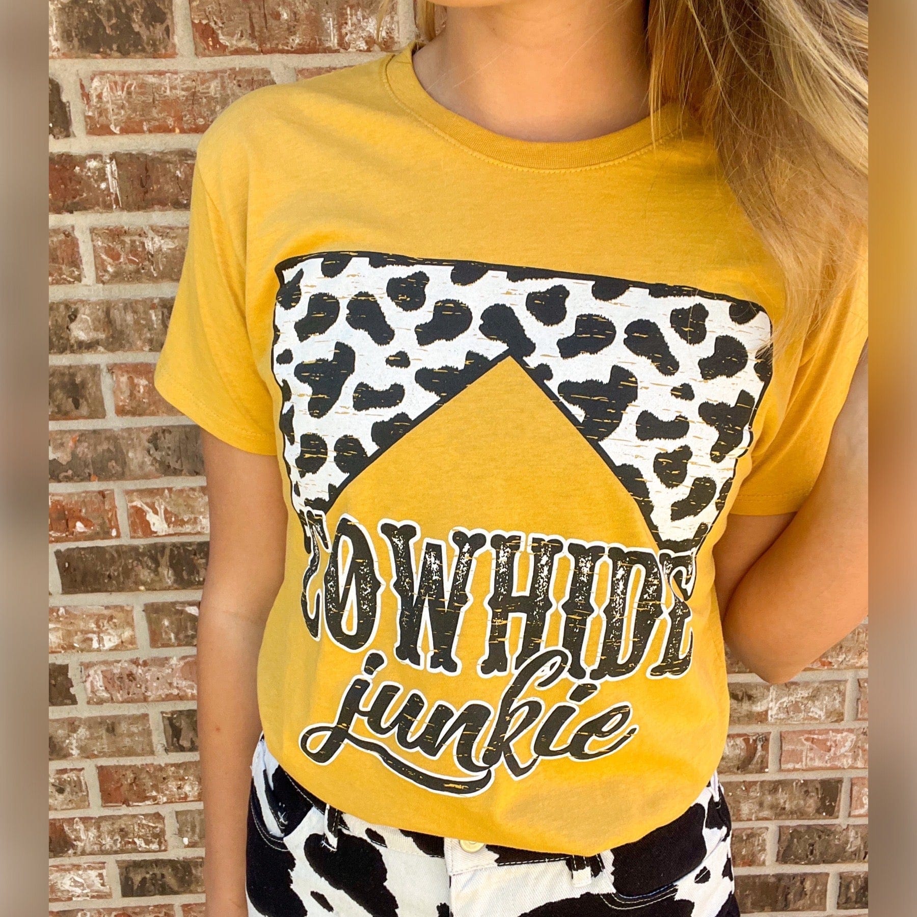 Envy Stylz Boutique Women - Apparel - Shirts - T-Shirts Cowhide Junkie Graphic Tee