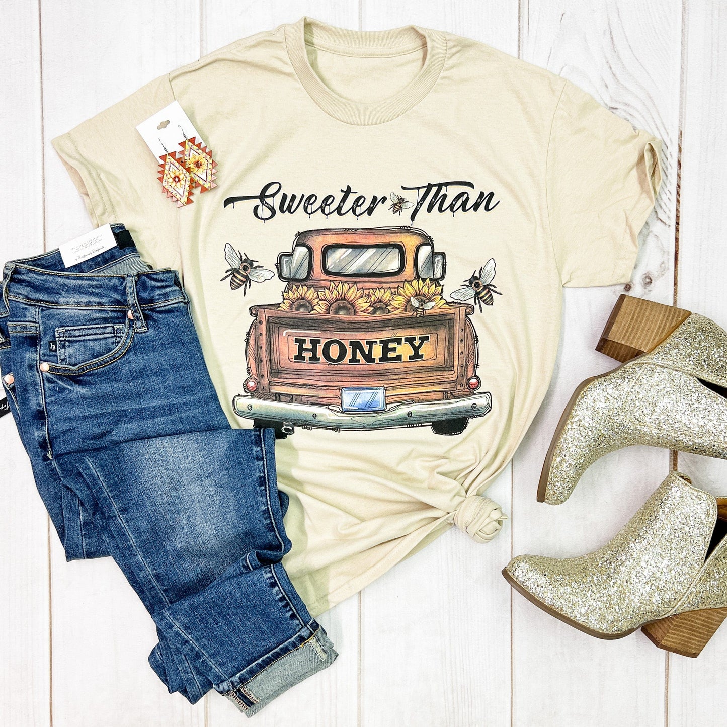 Envy Stylz Boutique Women - Apparel - Shirts - T-Shirts Sweeter Than Honey Graphic Tee
