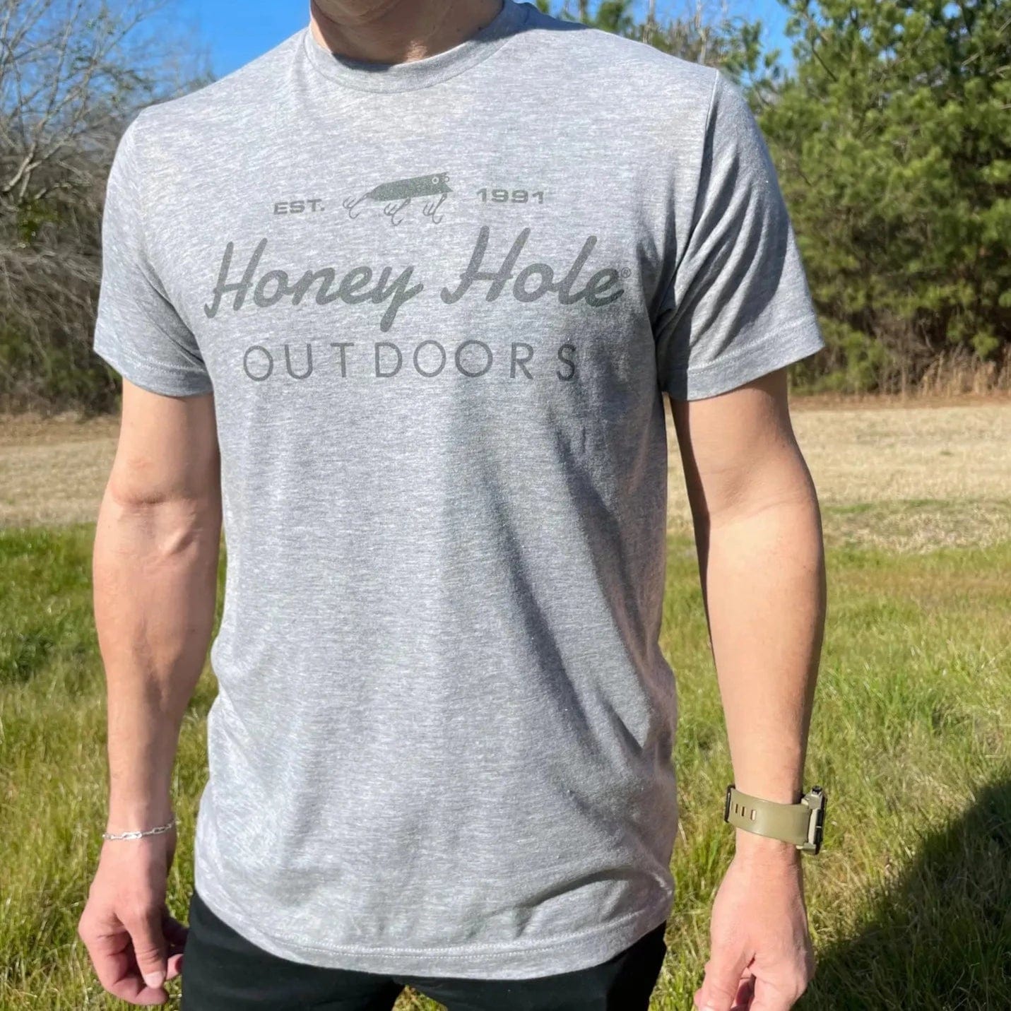 Honey Hole Outdoors Women - Apparel - Shirts - T-Shirts Logo Honey Hole Unisex Graphic Tee